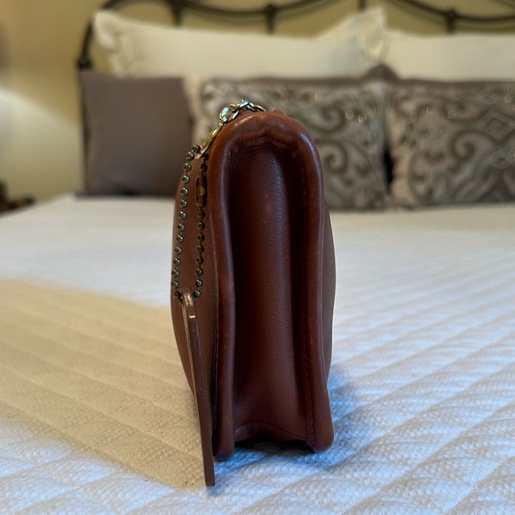 Coach Chunky Case in British Tan SLG ALERT!!!!! - Picture 4 of 11